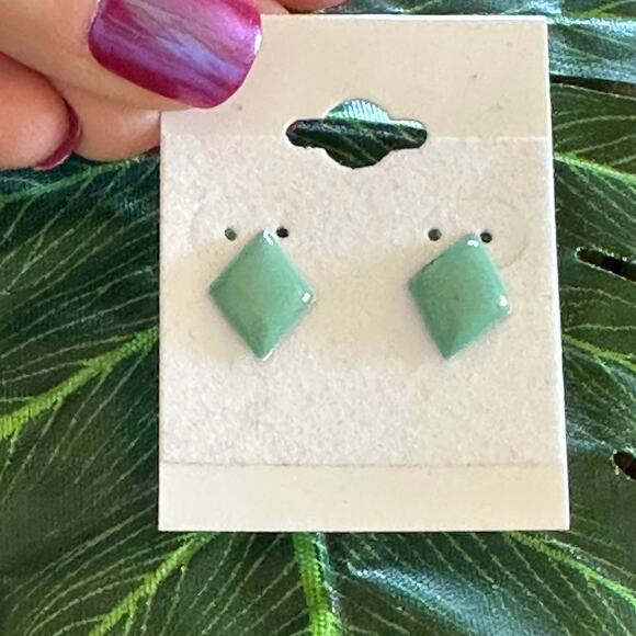 Diamond shape mint green stud earrings BOGO FREE - Picture 3 of 4